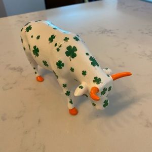 Cow parade: lucky cow